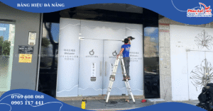 thi-cong-decal-dan-kinh
